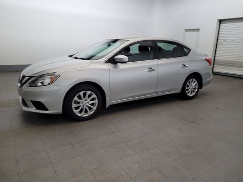 Used 2019 Nissan Sentra SV FWD image 2