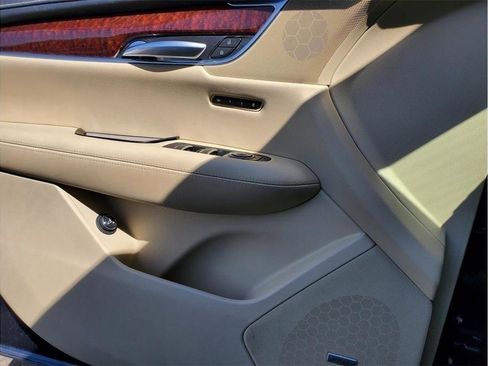 Used 2019 Cadillac XT5 Premium Luxury FWD image 18