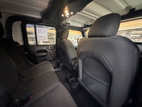 Used 2022 Jeep Gladiator Sport AWD/4WD image 30