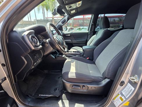 Used 2021 Toyota Tacoma TRD Off-Road w/ Technology Package AWD/4WD image 24
