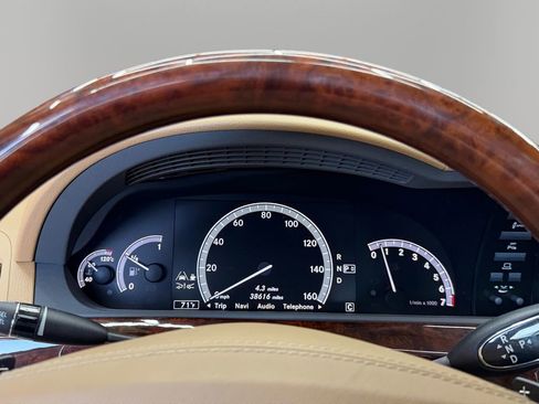 Used 2010 Mercedes-Benz S 550 4MATIC image 18