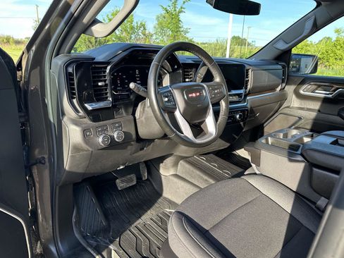 Used 2024 GMC Sierra 1500 Elevation w/ X31 Off-Road Package AWD/4WD image 17