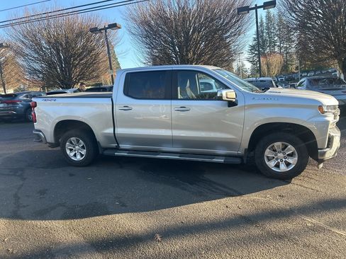 Used 2021 Chevrolet Silverado 1500 LT image 3