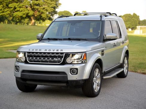 Used 2016 Land Rover LR4 HSE Silver Edition AWD/4WD image 11