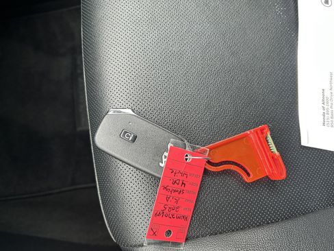 Used 2025 Kia Sportage SX image 33