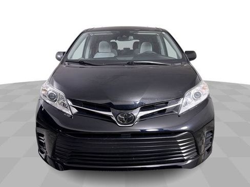Used 2020 Toyota Sienna LE AWD/4WD image 3