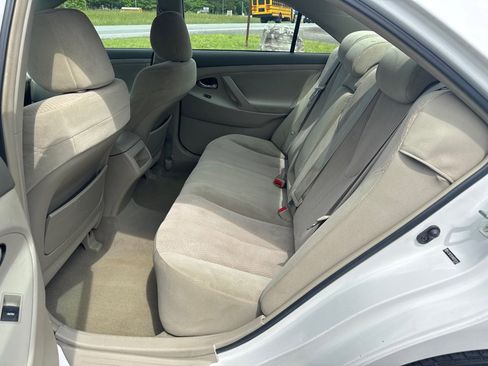 Used 2010 Toyota Camry image 12