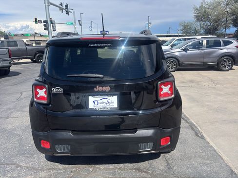 Used 2016 Jeep Renegade 75th Anniversary FWD image 7