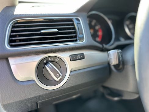 Used 2016 Volkswagen Passat 1.8T S image 13