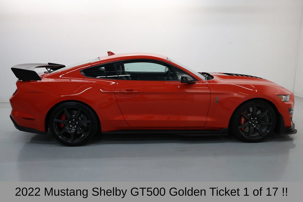 Used 2022 Ford Mustang Shelby GT500 w/ Carbon Fiber Track Pack RWD image 4