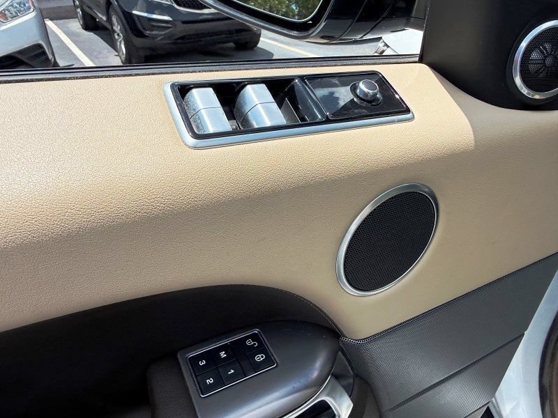 Used 2020 Land Rover Range Rover Sport SE AWD/4WD image 32
