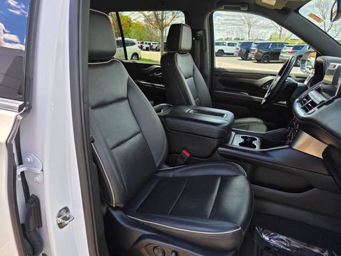 Used 2023 Chevrolet Suburban Premier AWD/4WD image 11