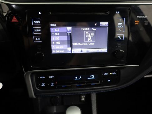 Used 2017 Toyota Corolla SE image 13