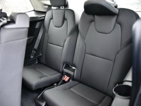 Used 2025 Volvo XC90 B6 Plus image 14