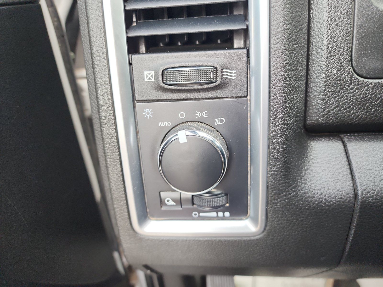 Used 2022 RAM 1500 Warlock w/ Electronics Group AWD/4WD image 19