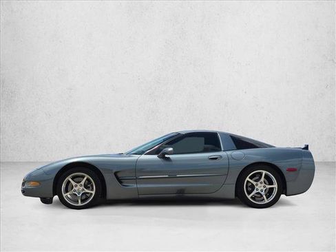 Used 2003 Chevrolet Corvette Coupe w/ Preferred Equipment Group RWD image 9