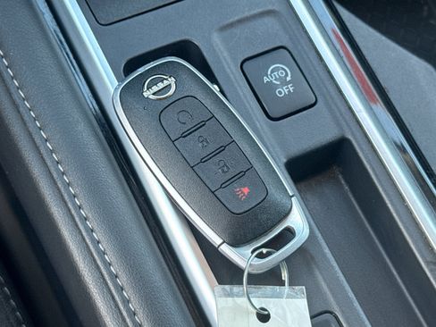 Certified 2024 Nissan Pathfinder SV FWD image 28