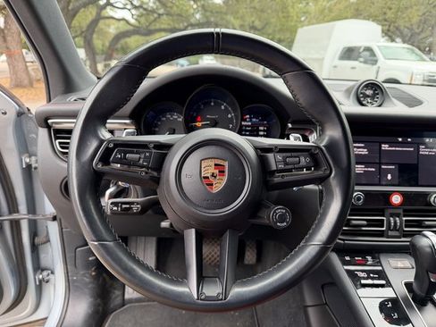 Used 2023 Porsche Macan Turbo image 10