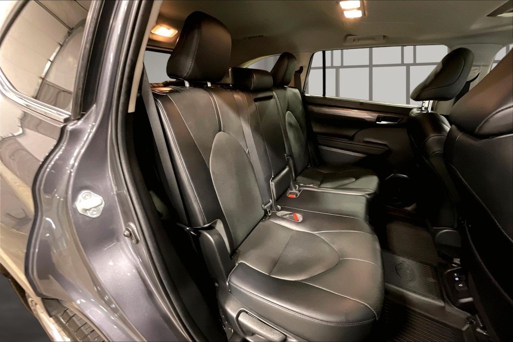 Used 2023 Toyota Highlander Limited AWD/4WD image 26