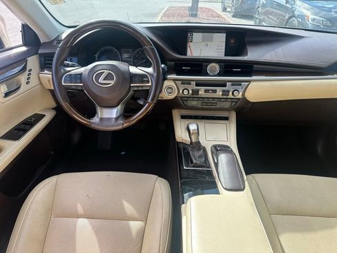 Used 2018 Lexus ES 350 w/ Navigation System Package FWD image 20