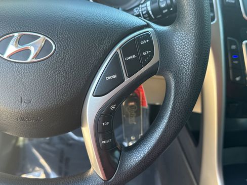 Used 2016 Hyundai Elantra GT image 25