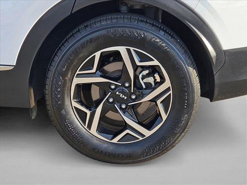 Used 2025 Kia Sportage LX FWD image 23