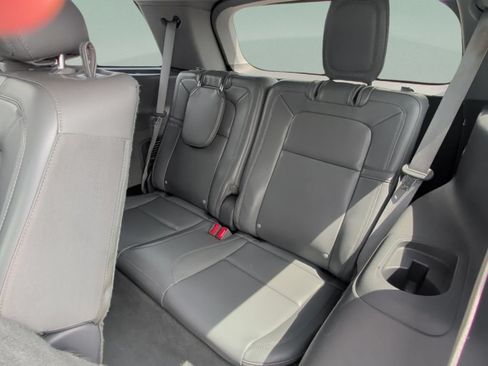 Used 2021 Lincoln Aviator Reserve w/ Elements Package Plus RWD image 35
