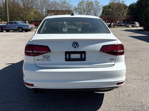 Used 2016 Volkswagen Jetta SEL w/ Lighting Package FWD image 7