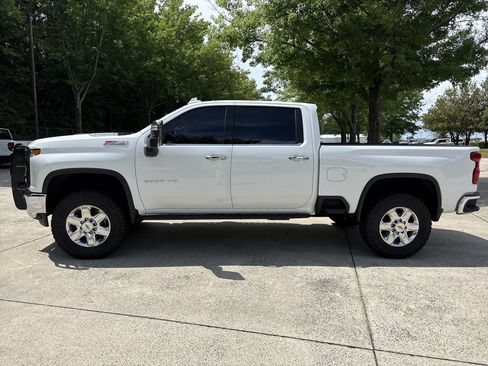 Used 2022 Chevrolet Silverado 2500 LTZ AWD/4WD image 4