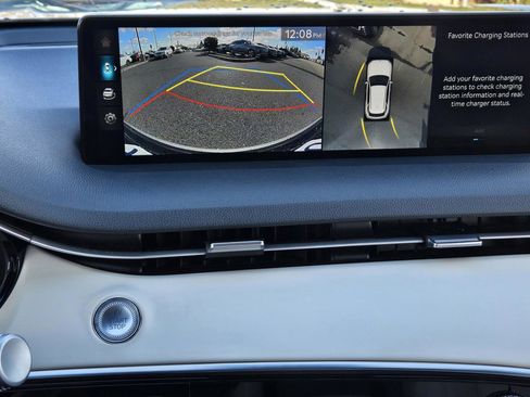 Used 2025 Genesis Electrified GV70 Advanced image 21