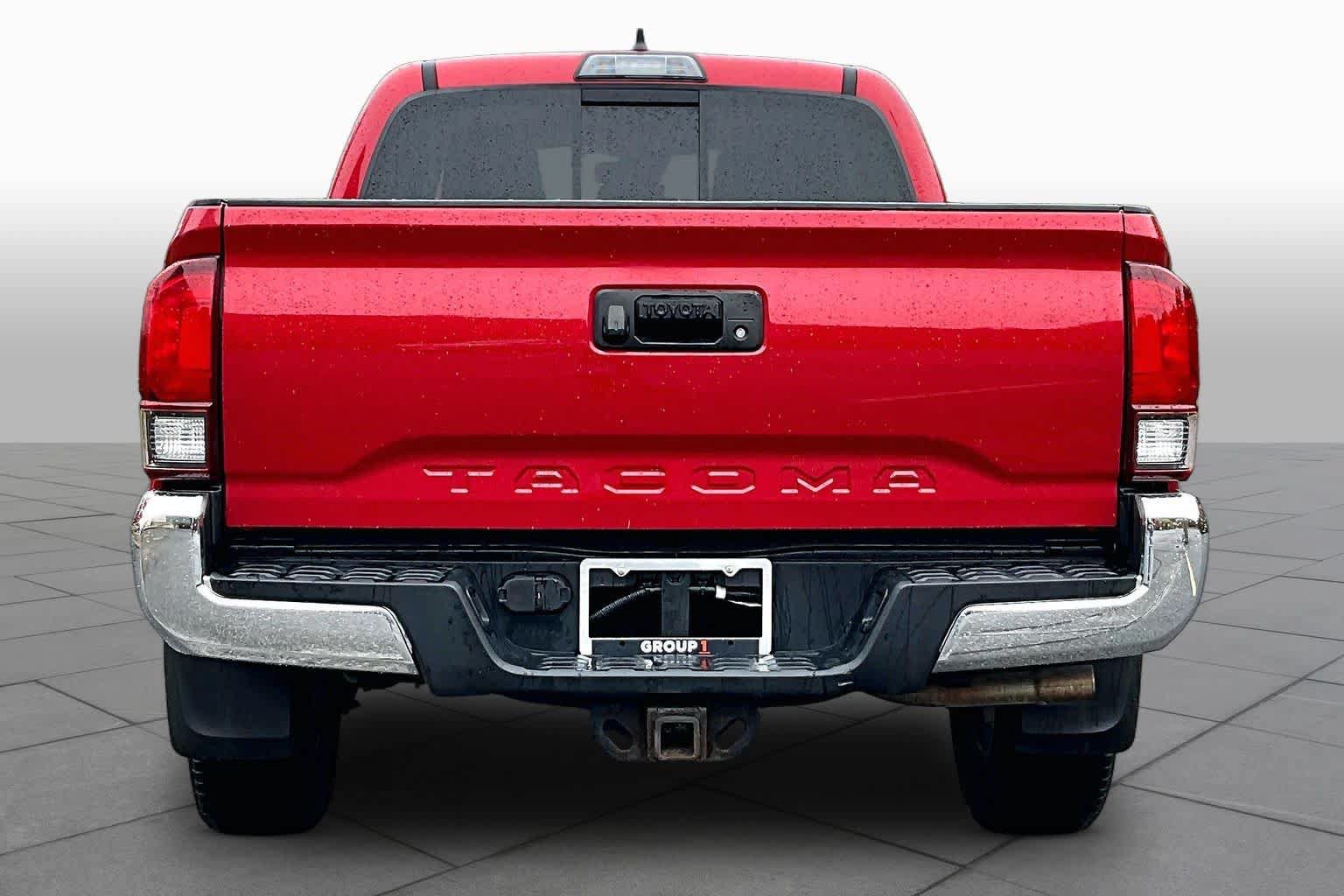 Used 2018 Toyota Tacoma SR5 AWD/4WD image 5