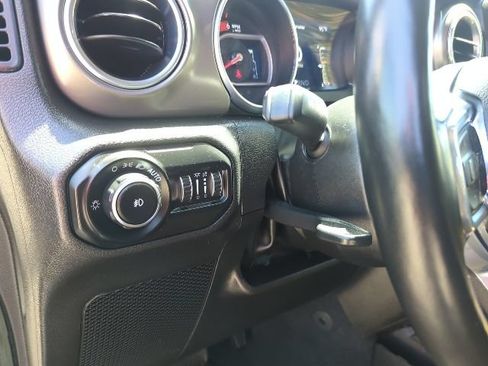 Used 2022 Jeep Wrangler Unlimited Rubicon AWD/4WD image 14