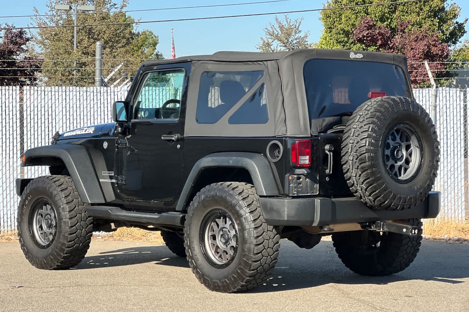 Used 2016 Jeep Wrangler Sport w/ Quick Order Package 24S AWD/4WD image 5
