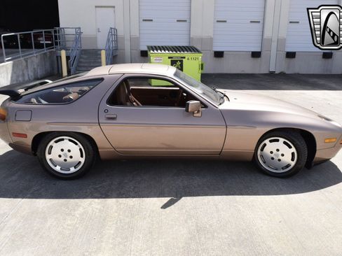 Used 1988 Porsche 928 S4 image 5