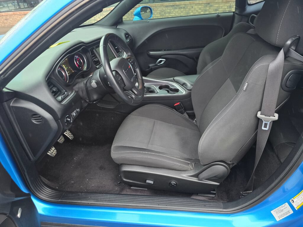 Used 2016 Dodge Challenger R/T Scat Pack w/ Technology Group RWD image 12