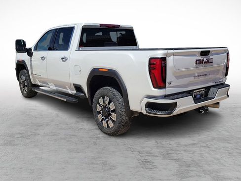 Used 2025 GMC Sierra 2500 Denali w/ Technology Package AWD/4WD image 7
