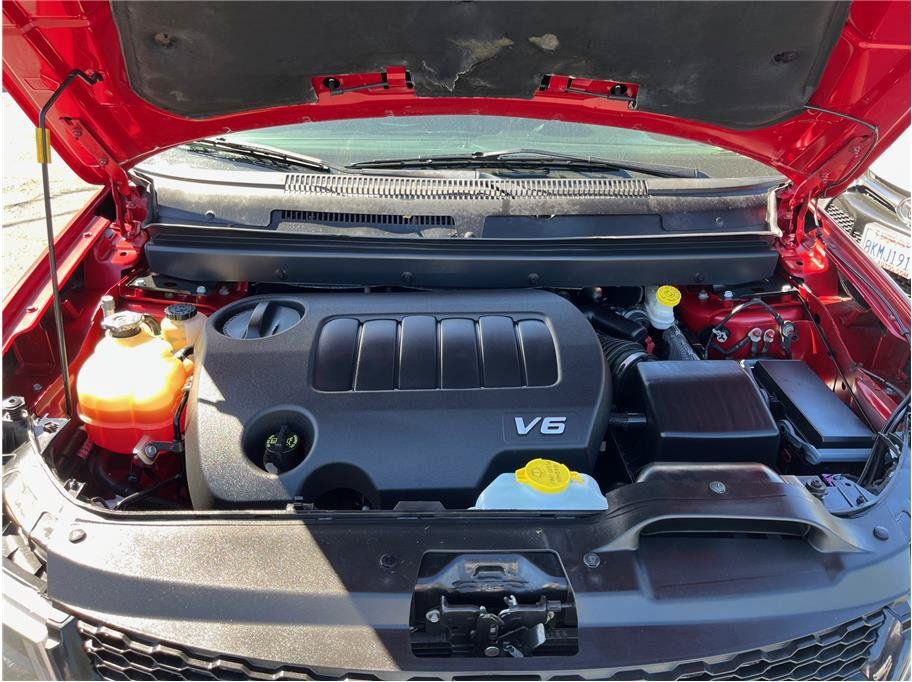 Used 2018 Dodge Journey SXT w/ Connectivity Group FWD image 15
