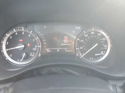 Used 2022 Toyota Highlander XLE image 25