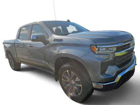 Used 2023 Chevrolet Silverado 1500 LT w/ Z71 Off-Road Package AWD/4WD image 2