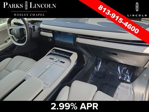Certified 2025 Lincoln Navigator Reserve AWD/4WD image 11