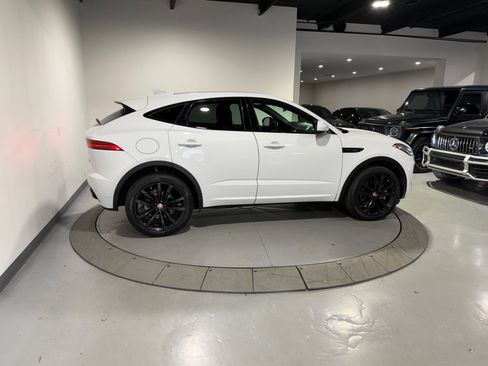 Used 2019 Jaguar E-PACE R-Dynamic SE image 11