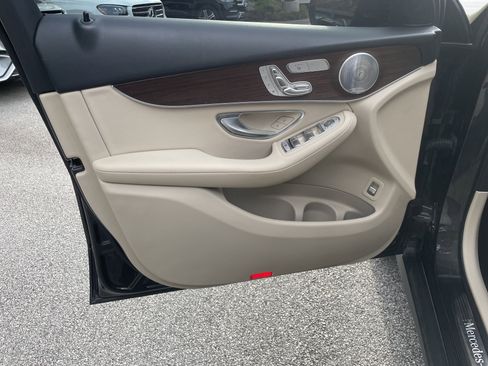 Certified 2020 Mercedes-Benz GLC 300 image 18