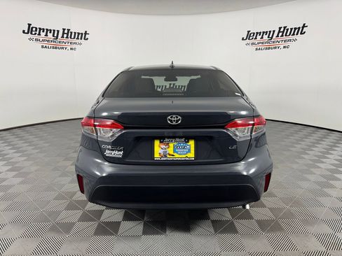 Used 2025 Toyota Corolla LE image 31