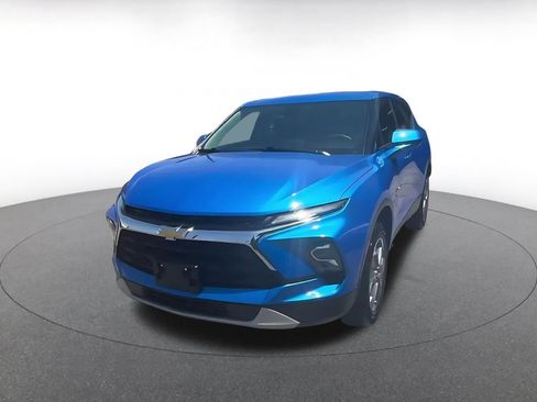 Used 2025 Chevrolet Blazer LT FWD image 5