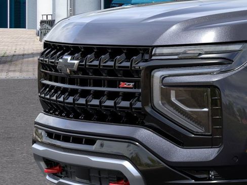 New 2026 Chevrolet Suburban Z71 w/ Z71 Off-Road Package AWD/4WD image 13