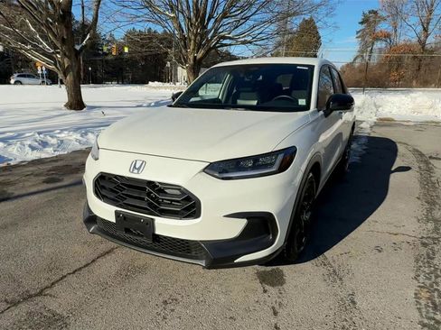 Used 2025 Honda HR-V Sport image 3