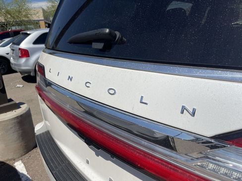Used 2019 Lincoln Navigator Reserve w/ Cargo Package AWD/4WD image 7