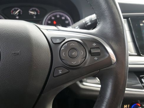 Used 2019 Buick Enclave Essence w/ LPO, Sport Appearance Package image 15