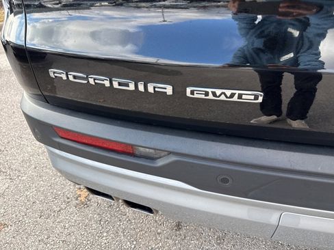 Used 2024 GMC Acadia Elevation image 7