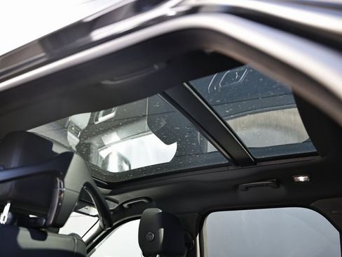 New 2026 Land Rover Range Rover Velar Dynamic SE image 19